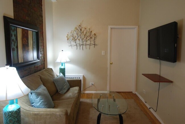 Foto del edificio - 331 E 33rd St