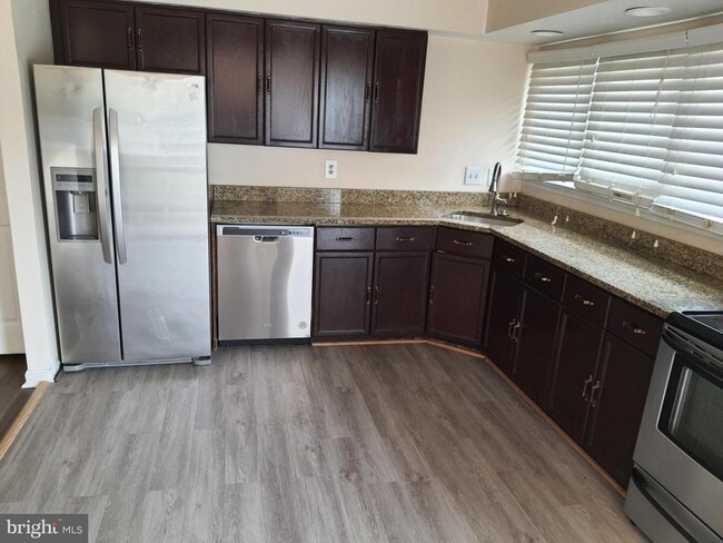 Building Photo - 14363 Nandina Ct