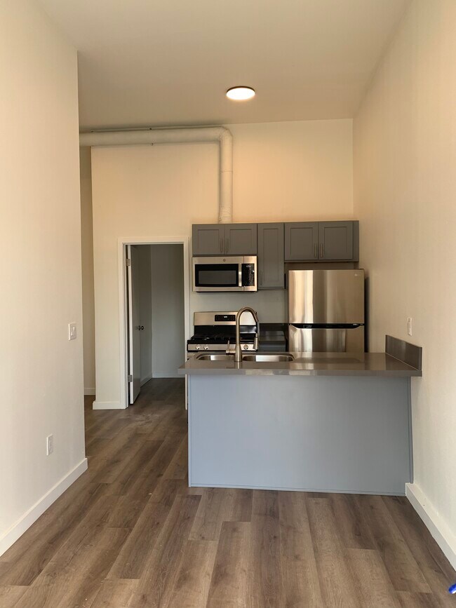 Foto del edificio - 3755 Locke Ave
