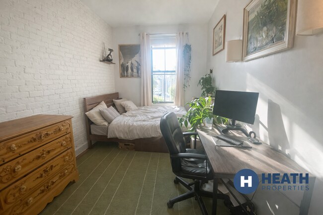 Building Photo - Awesome 3 bed 1.5 bath in Bay Village.....