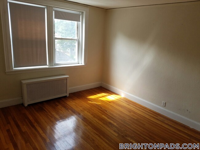 Foto del edificio - 2045 Commonwealth Ave