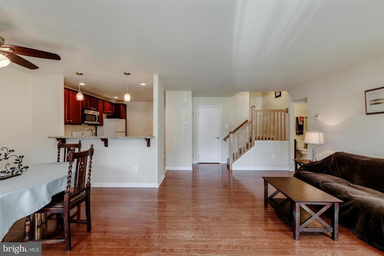 Primary Photo - 3946 Woodhue Pl