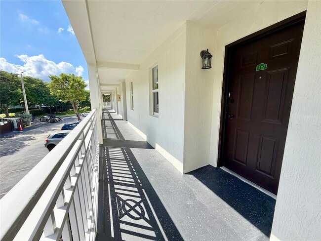 Foto del edificio - 11201 NW 89th St