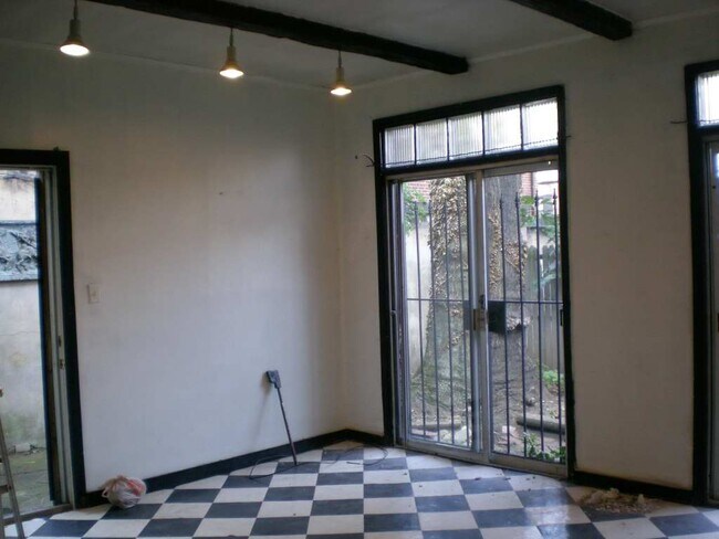 Building Photo - 715 N Charles St