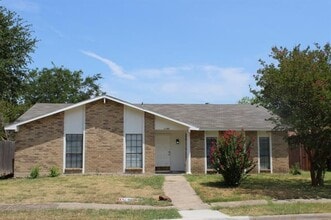 Building Photo - 2109 Meadfoot Rd