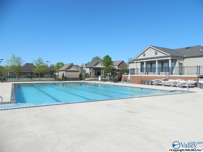 Building Photo - 260 Old Overton Dr