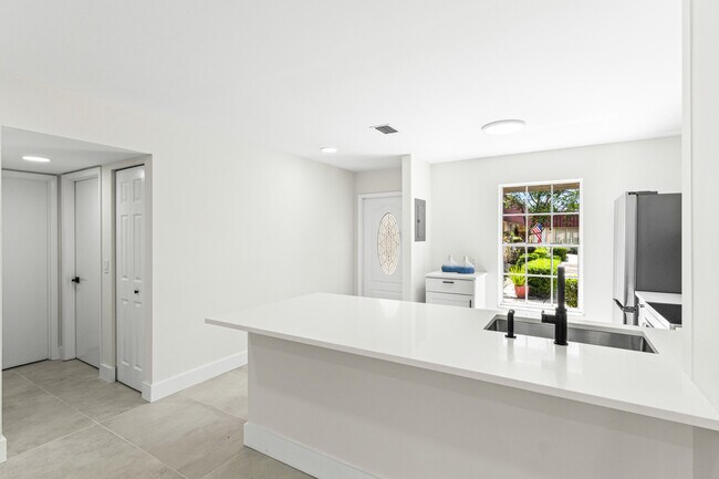 Foto del edificio - 733 Nantucket Cir