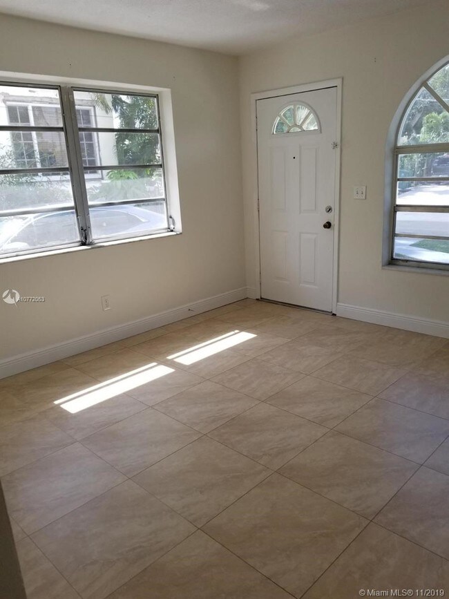 Building Photo - 1119 SW 12th Ct  1119 Miami FL 33135