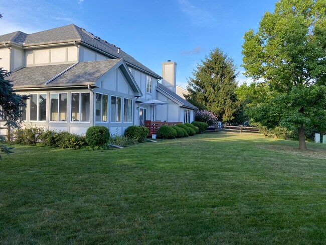 Foto del edificio - 7963 Indian Creek Ln
