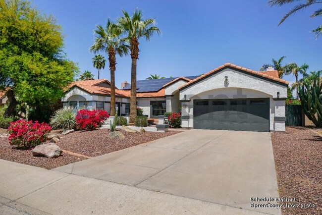 Foto del edificio - 5636 E Paradise Ln