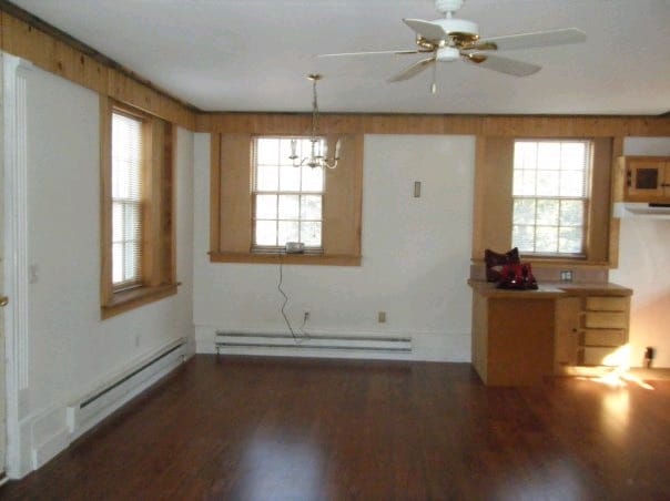 Dining - 2 S Center St