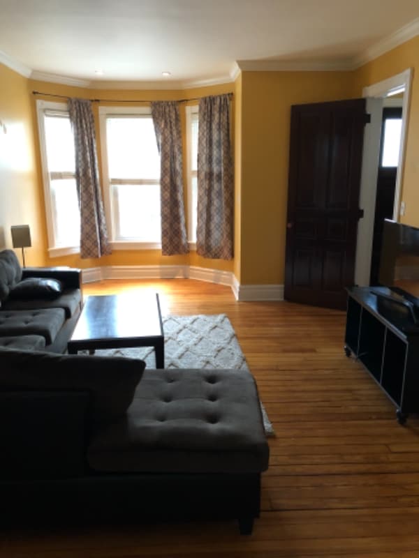 Building Photo - 124 E Front St