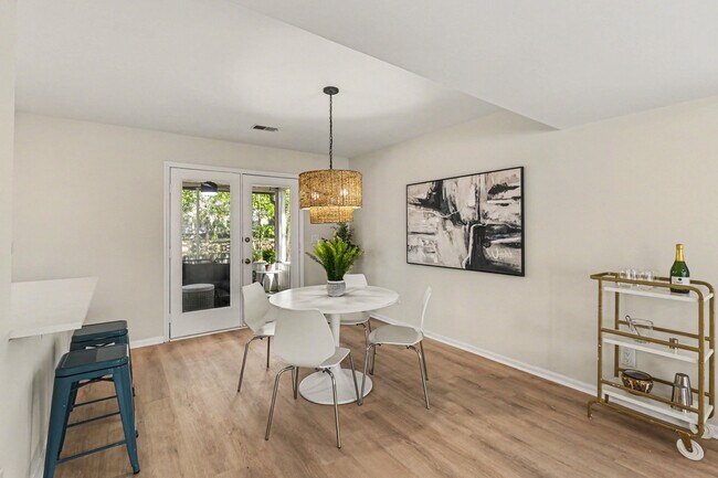 Foto del edificio - 1478 Diamond Blvd