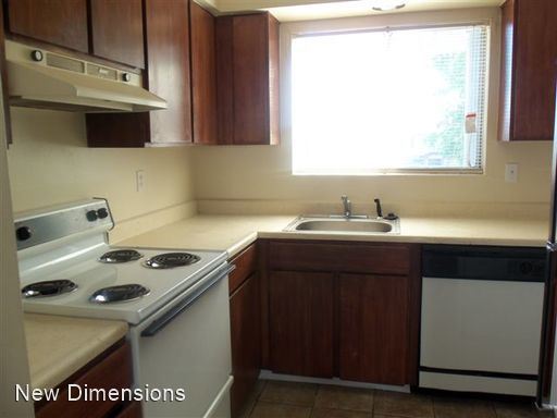 Building Photo - 2 br, 1.5 bath House - 3293 Gypsum Road