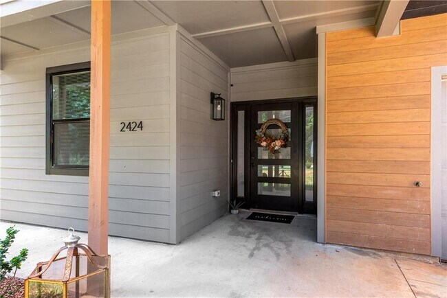 Building Photo - 2424 Connally Dr