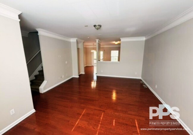 Foto del edificio - 6764 Blackstone Pl