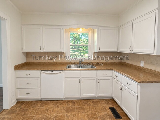 Building Photo - 16804 Lamarche Dr