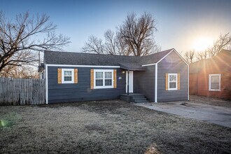 Building Photo - 1702 NW Euclid Ave