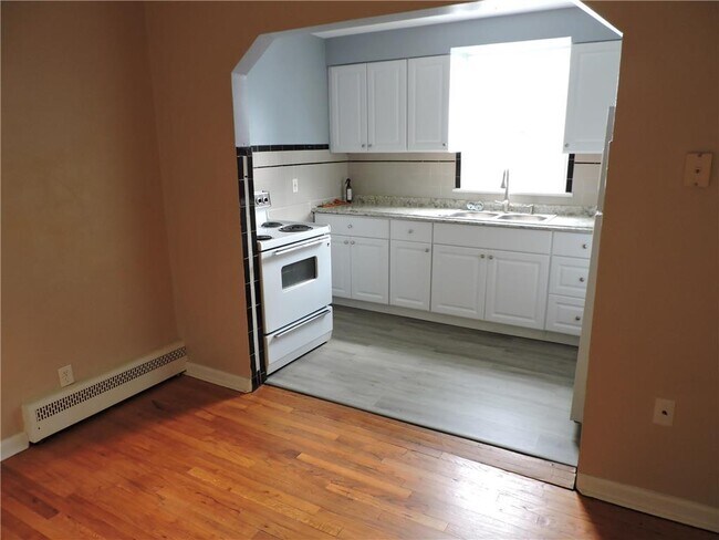 Building Photo - 1717 Tremont St