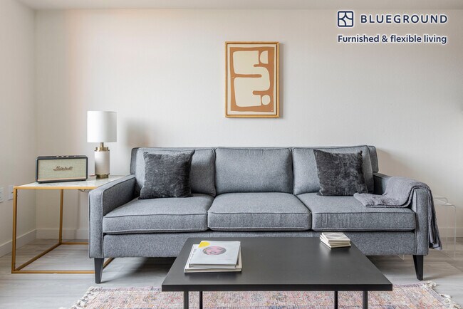 Foto del edificio - 1698 University Ave