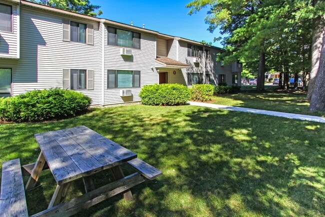 Building Photo - Fairwood