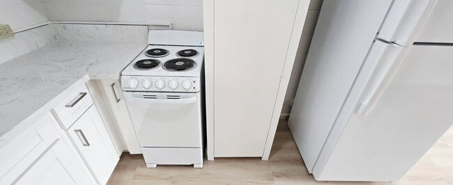 Foto del edificio - 909 University Ave