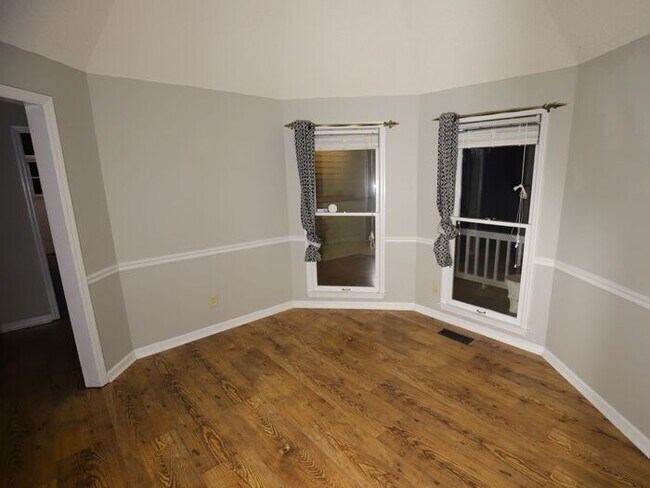 Foto del edificio - 104 Victoria Dr