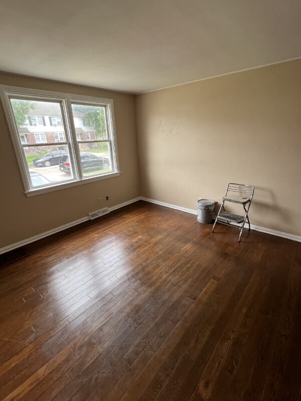 Building Photo - 877 Fahs St
