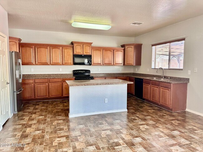 Building Photo - 23598 W Wayland Dr