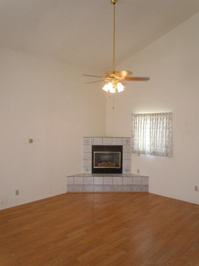 Foto del edificio - 2059 Columbia Ct NE