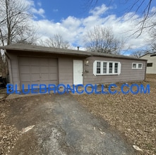 Building Photo - 10743 Cambridge Ave