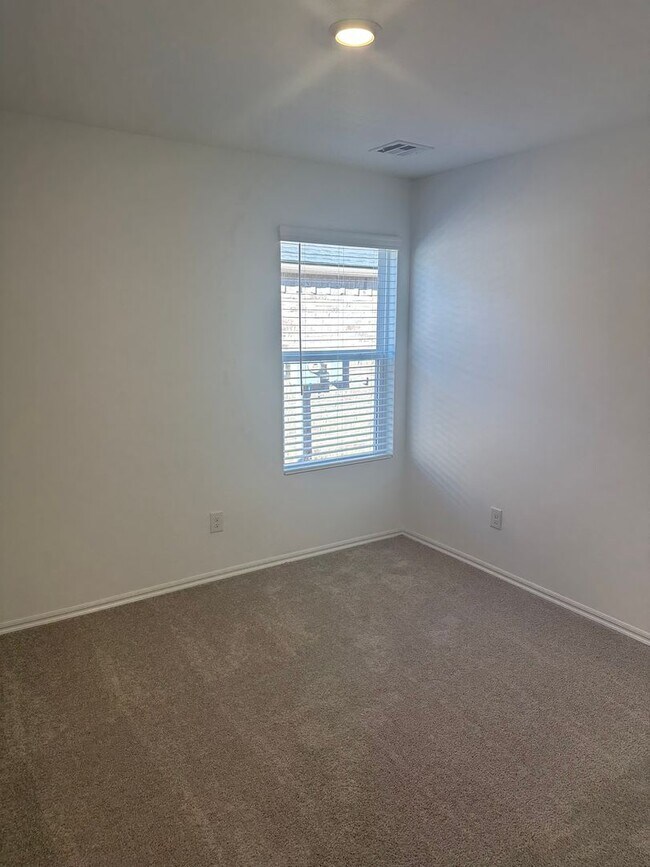 Foto del edificio - *March Rent FREE!* Brand New  Three Bedroom | Two Bathroom Home in Purcell