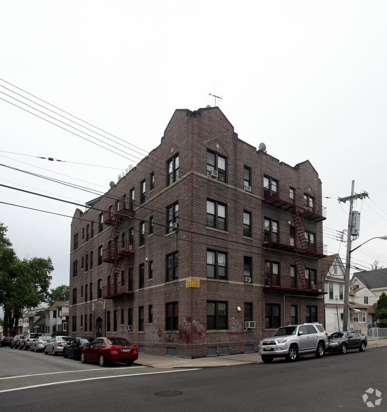 Primary Photo - 46-02-46-06 Smart St