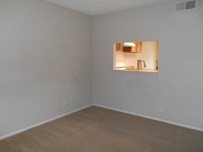 Building Photo - 898 Rhinegold Way