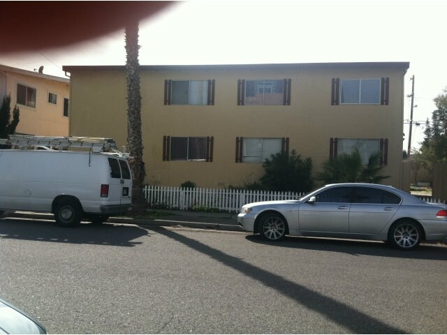 Primary Photo - 855 Sharmon Palms Ave