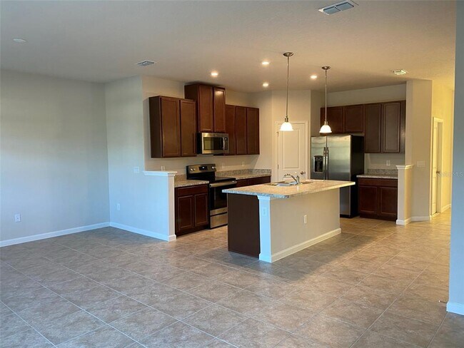 Foto del edificio - 2716 Pleasant Cypress Cir