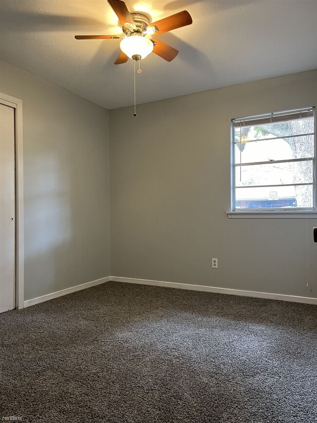 Building Photo - 3 br, 1.5 bath House - 106 Bryant St