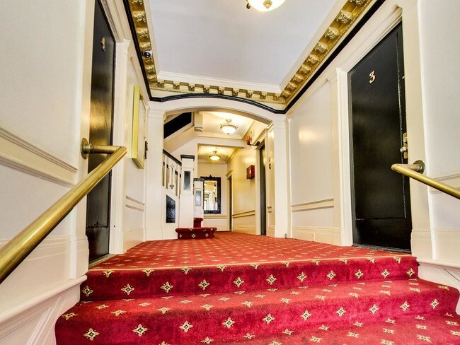 Foto del edificio - 655 Hyde St