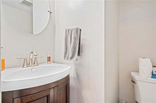 Foto del edificio - 143 Aberdeen Dr