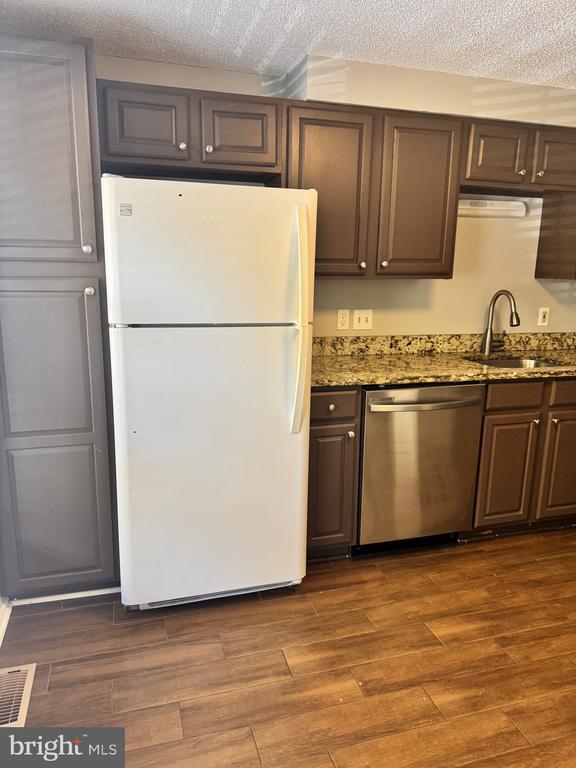 Foto del edificio - 102 Essex St