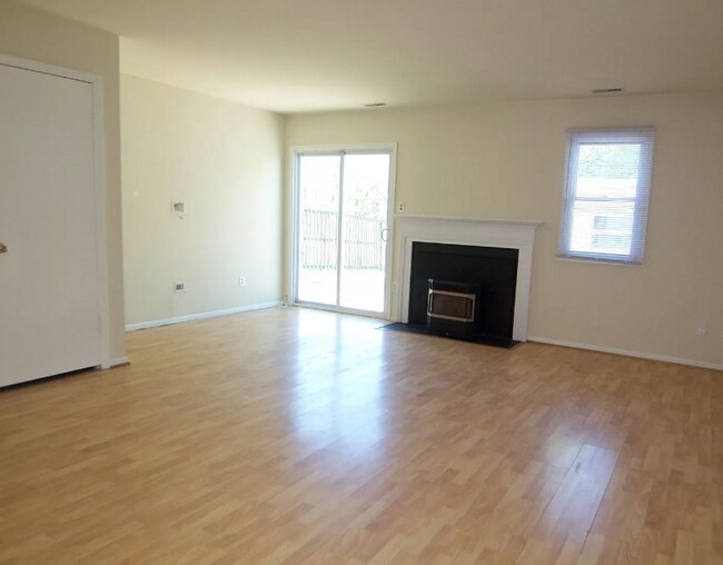 Building Photo - Space and Comfort!