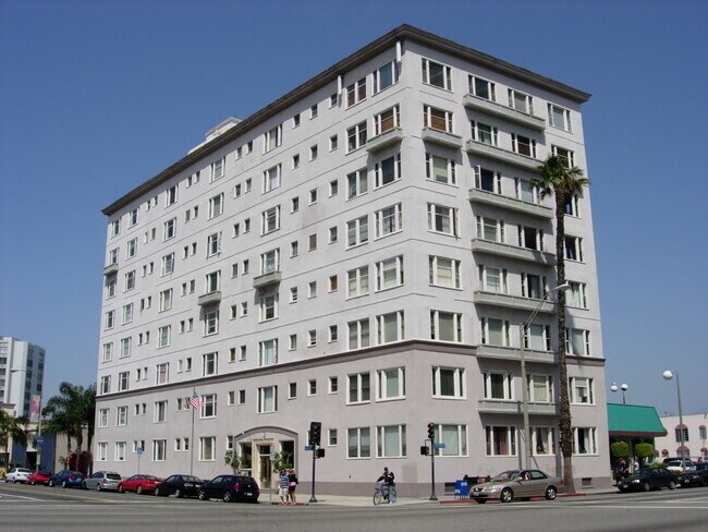 Esquina sudoeste de Ocean Avenue - Artaban