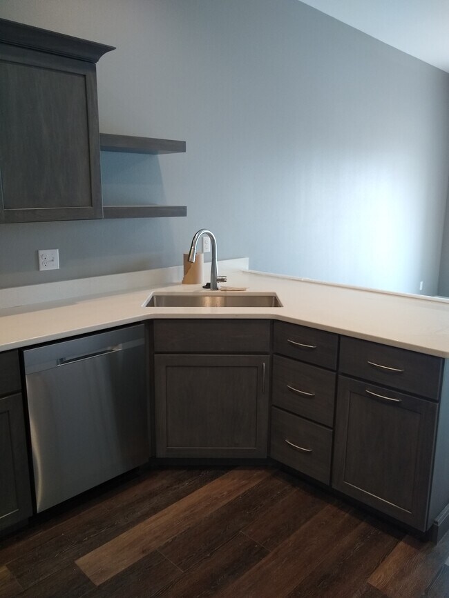 fregadero profundo - 1204 7th Ave