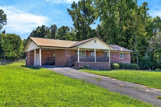Building Photo - 661 Brooklawn Trail SE