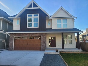 Building Photo - 45314 Wells Rd