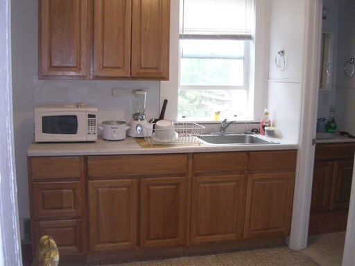 Kitchen - 335 NE Kamiaken St