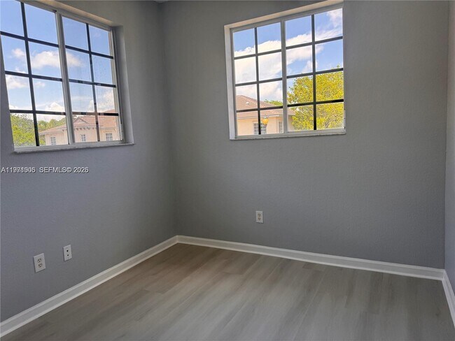 Foto del edificio - 1969 Freeport Dr