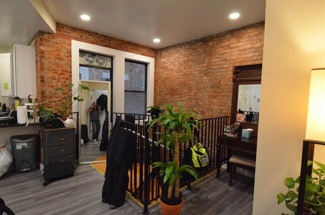 Building Photo - 58 Westland Ave