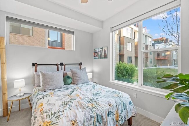 Foto del edificio - 3042 Wilson Ct