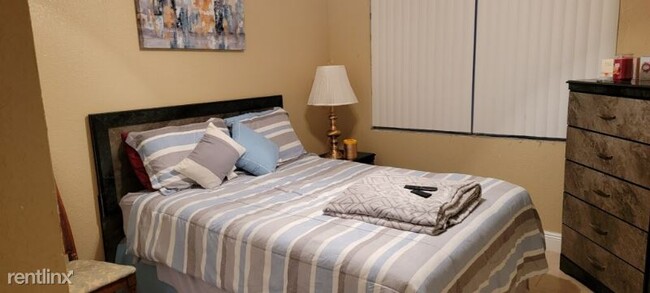 Building Photo - 1 br, 1 bath House - 2040 Ave H West Palm ...